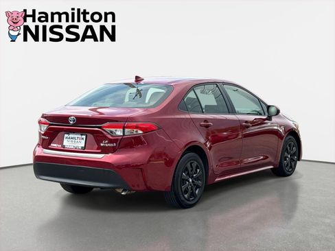 Used 2024 Toyota Corolla LE FWD image 2