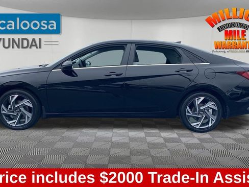 Used 2026 Hyundai Elantra Limited image 4