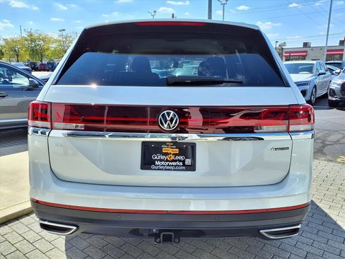 New 2026 Volkswagen Atlas SE image 10