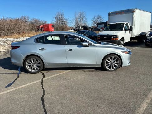 Used 2019 MAZDA MAZDA3 Select Sedan 4D image 3