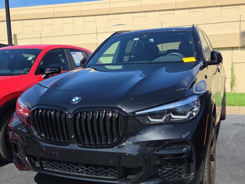 Certified 2023 BMW X5 sDrive40i w/ M Sport Package RWD image 3
