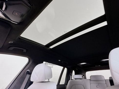 Used 2024 BMW X7 xDrive40i w/ M Sport Package image 23