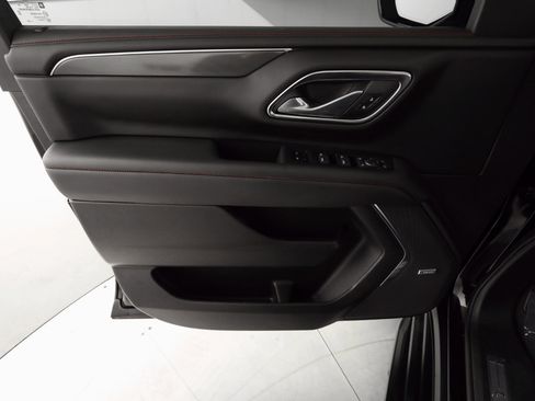 Used 2023 Chevrolet Suburban RST image 11