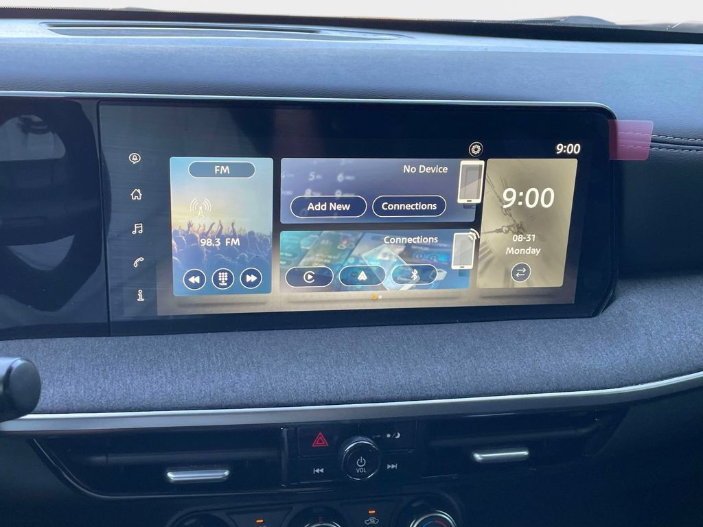 Used 2025 Nissan Kicks SV FWD image 25