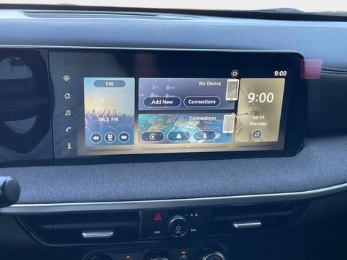 Used 2025 Nissan Kicks SV FWD image 25