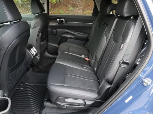 New 2025 Kia Sorento S w/ Panoramic Sunroof Package image 4