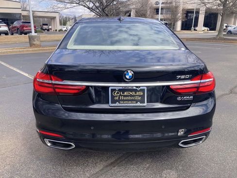 Used 2019 BMW 750i image 3