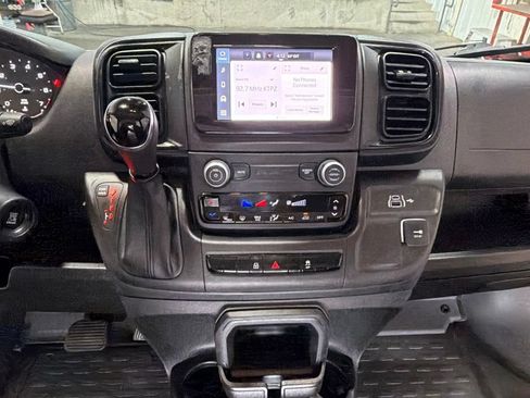 Used 2025 RAM ProMaster 2500 w/ Convenience Group FWD image 15