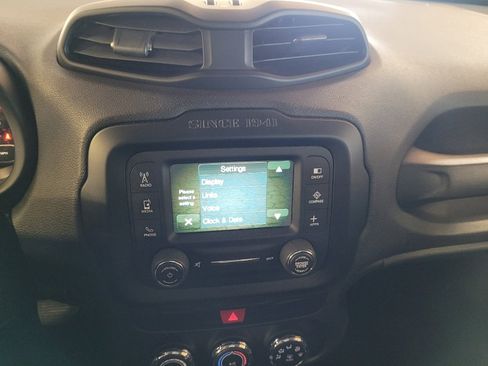 Used 2016 Jeep Renegade Latitude image 25