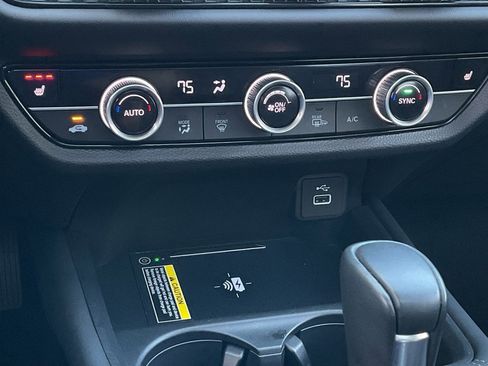 Used 2025 Honda HR-V EX-L image 34