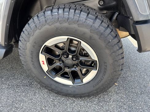 Used 2020 Jeep Wrangler Unlimited Sahara AWD/4WD image 19