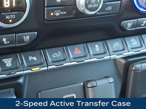 Used 2022 GMC Sierra 2500 AT4 w/ AT4 Preferred Package image 30