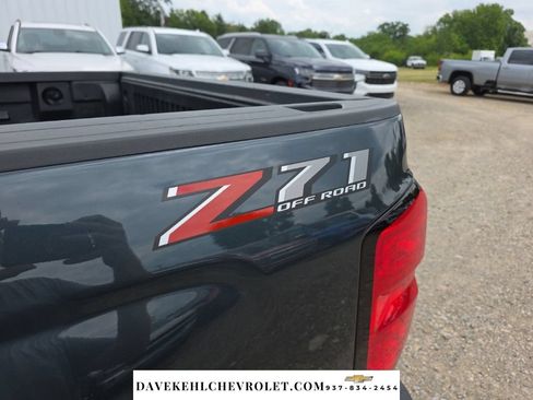 Used 2018 Chevrolet Silverado 1500 LT w/ All Star Edition AWD/4WD image 41