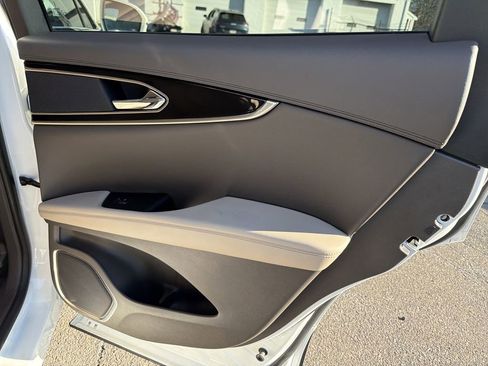 Certified 2023 Lincoln Nautilus Standard w/ Premium Package image 16