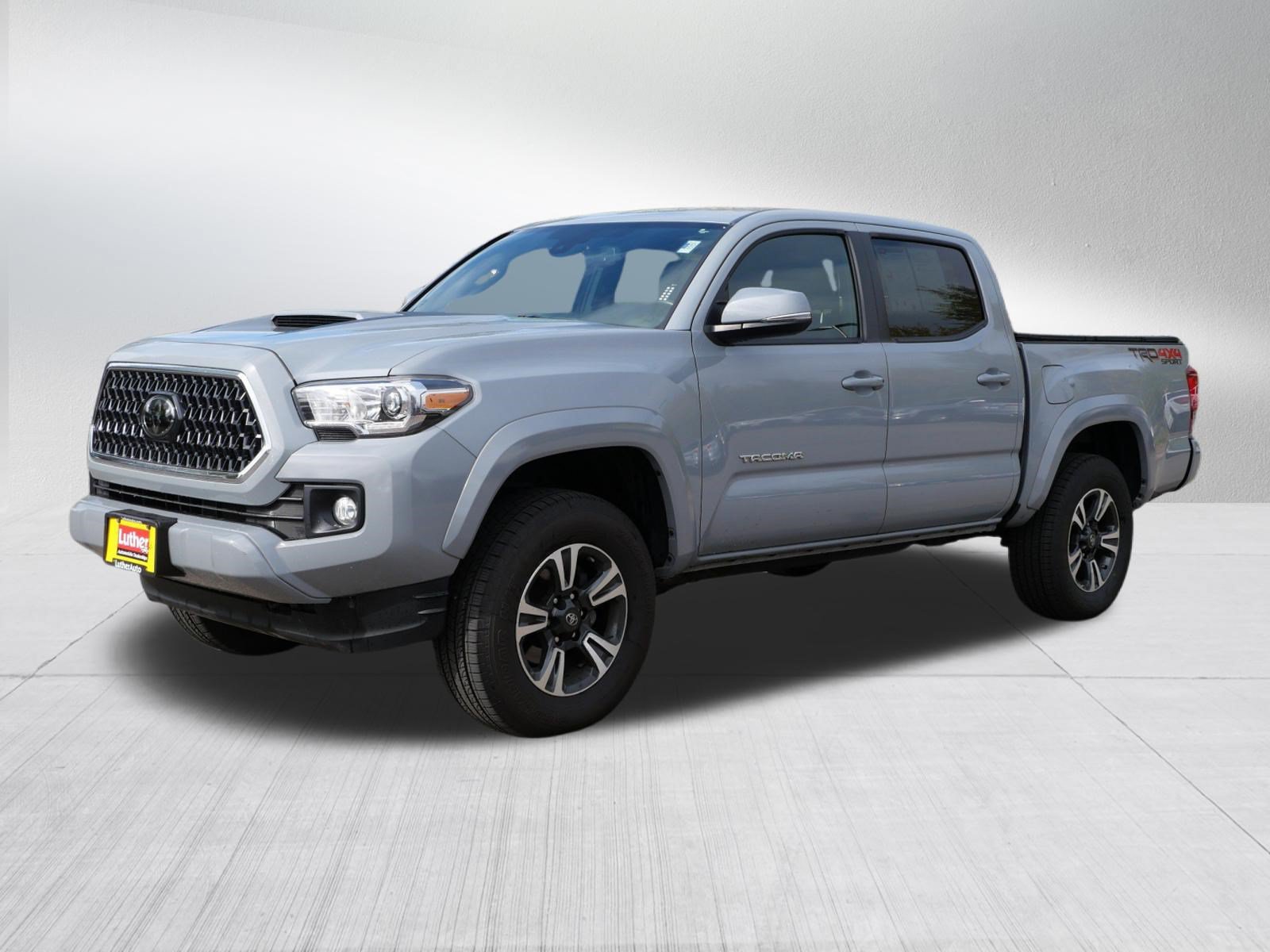 Used 2018 Toyota Tacoma TRD Sport AWD/4WD image 3