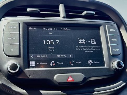 Used 2023 Kia Soul LX w/ Option Group 015 FWD image 21