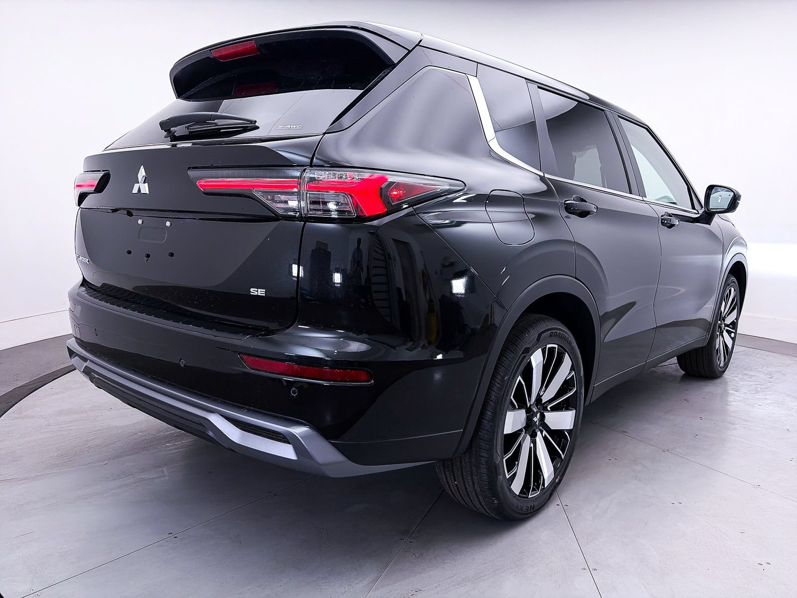 Used 2026 Mitsubishi Outlander SE AWD/4WD image 7