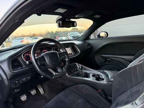 Used 2015 Dodge Challenger SRT Hellcat image 21