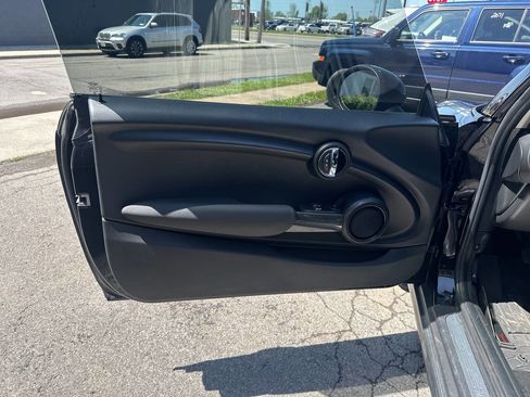 Used 2018 MINI Cooper 2-Door Hardtop image 17