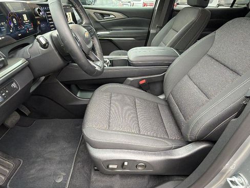 Used 2026 Chevrolet Traverse LT FWD image 13