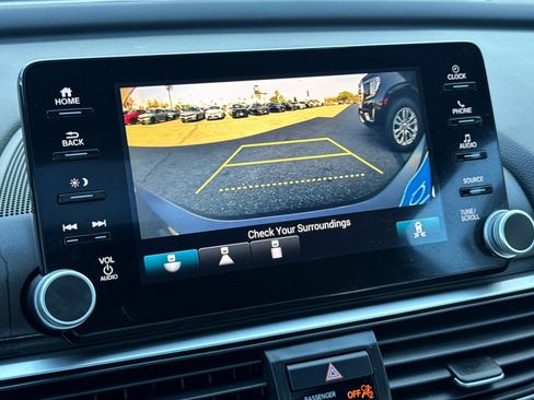 Used 2018 Honda Accord EX image 19