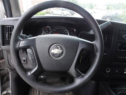 Used 2015 Chevrolet Express 2500 RWD image 13