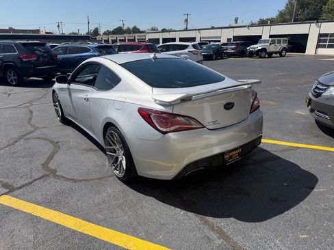 Used 2015 Hyundai Genesis 3.8 RWD image 4