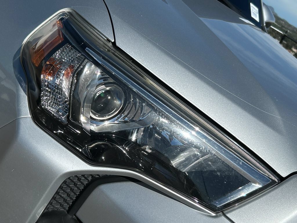 Used 2020 Toyota 4Runner SR5 Premium AWD/4WD image 23