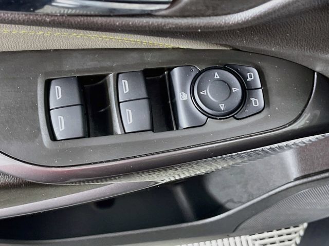 Used 2025 Chevrolet Trax ACTIV w/ Sunroof Package FWD image 18