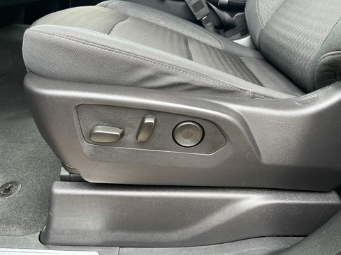 Used 2024 Chevrolet Silverado 1500 LT AWD/4WD image 22