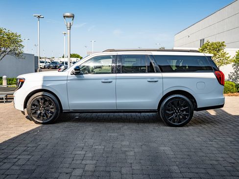 Used 2025 Ford Expedition Max Platinum w/ Stealth Appearance Package AWD/4WD image 8