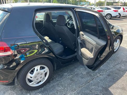Used 2012 Volkswagen Golf 4-Door image 11