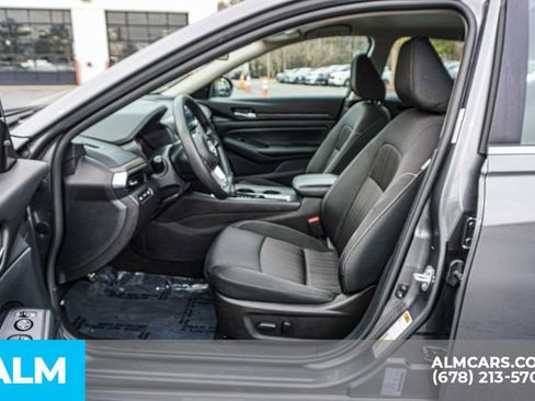 Used 2025 Nissan Altima 2.5 SV image 19