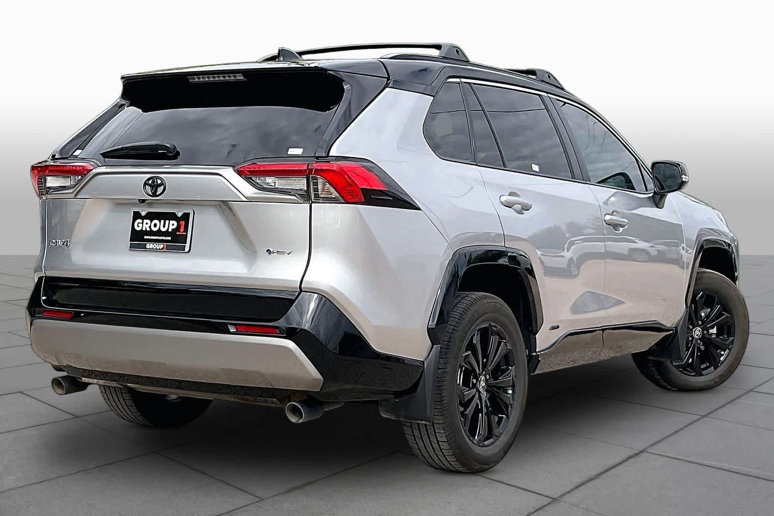 Used 2025 Toyota RAV4 XSE AWD/4WD image 13