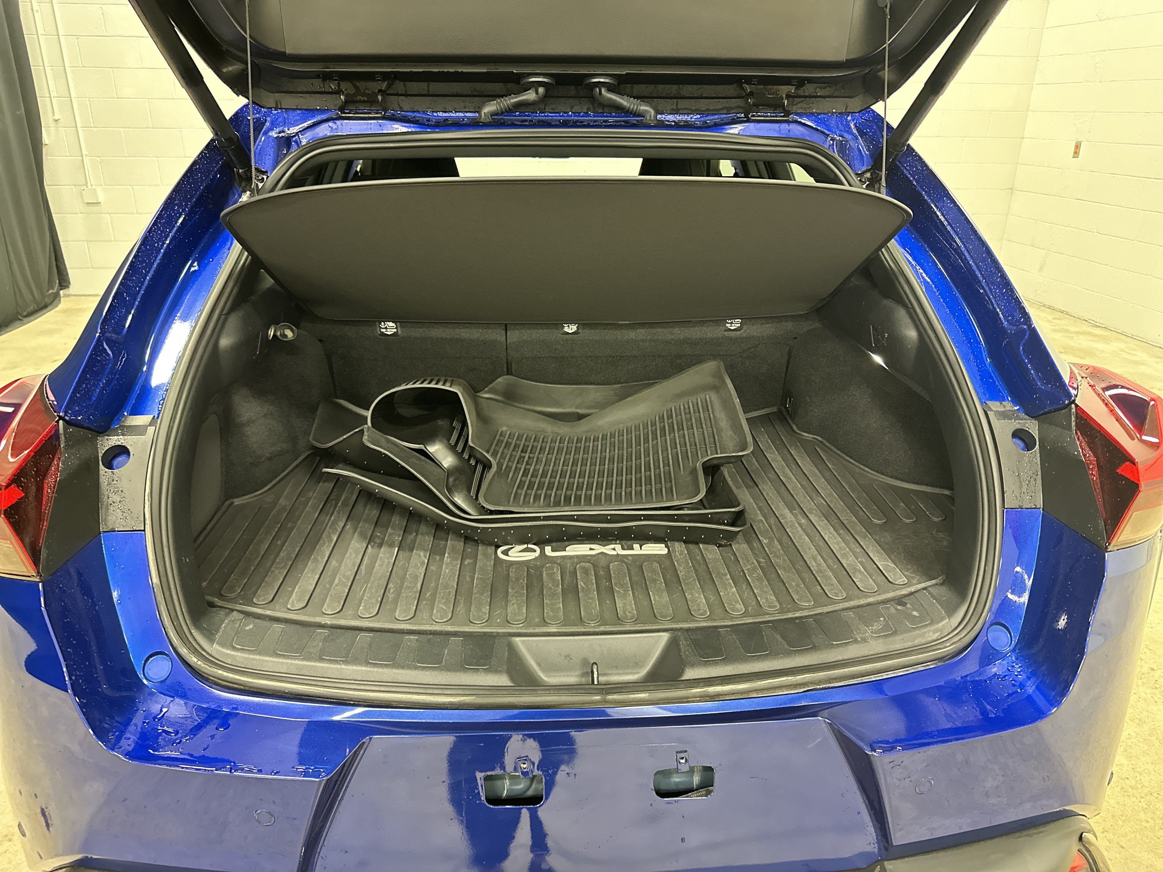 Certified 2024 Lexus UX 250h F Sport FWD image 32