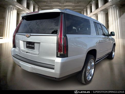 Used 2020 Cadillac Escalade ESV Platinum image 4