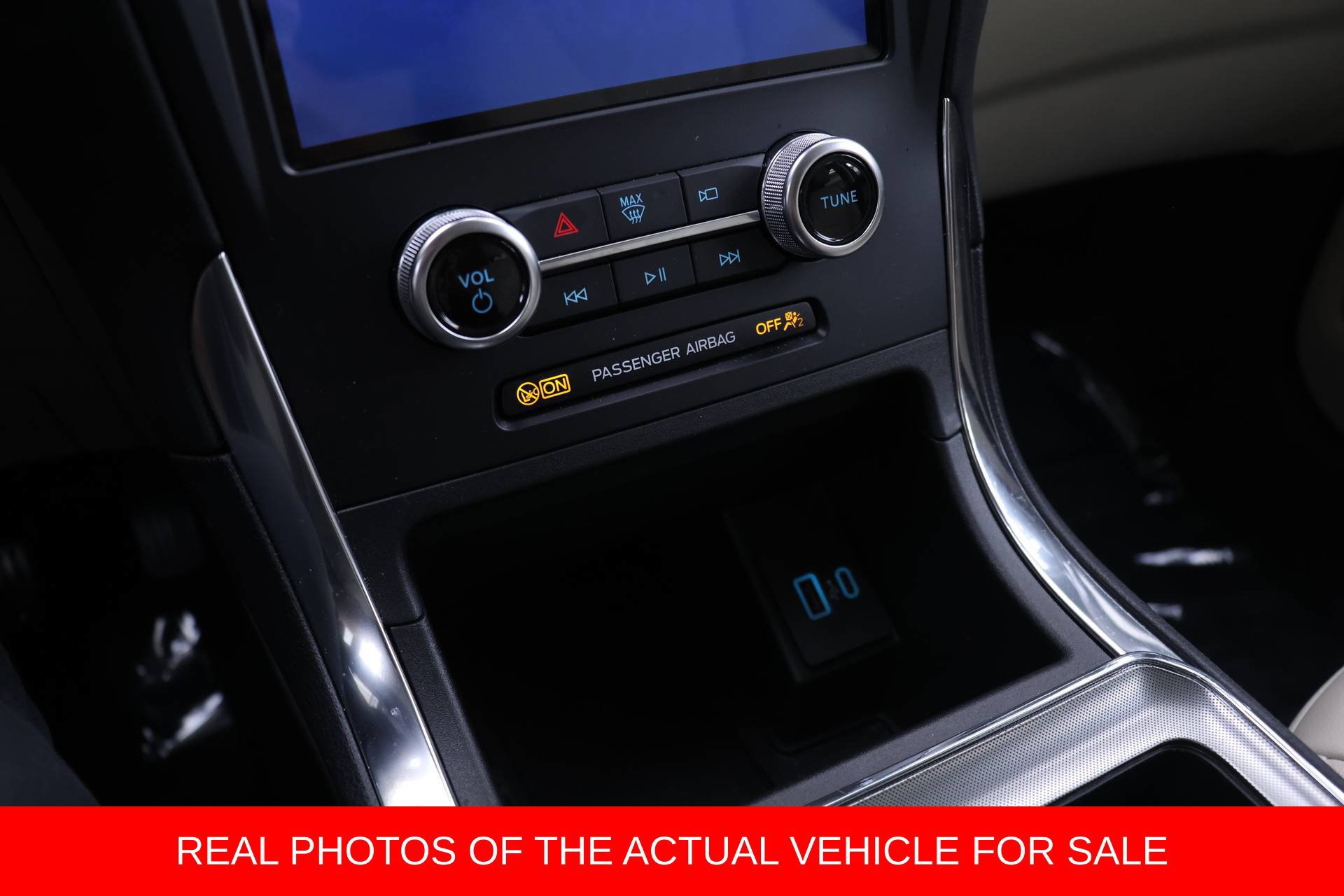 Used 2024 Ford Edge Titanium AWD/4WD image 6