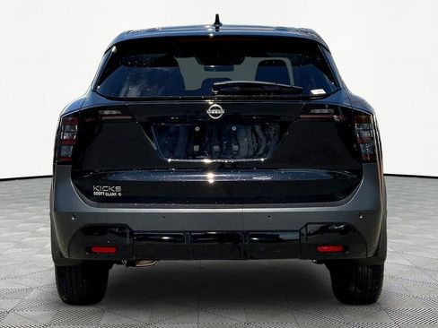 Used 2025 Nissan Kicks SV image 6
