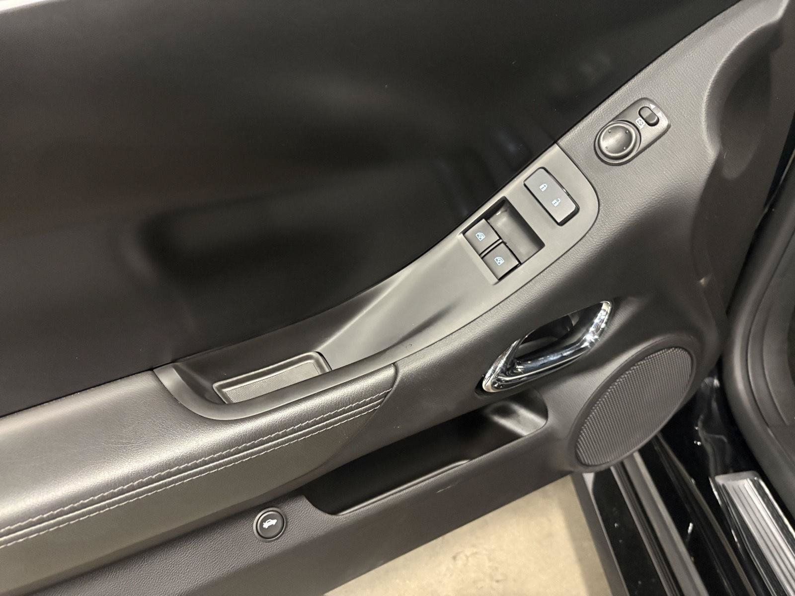 Used 2015 Chevrolet Camaro Z/28 RWD image 16