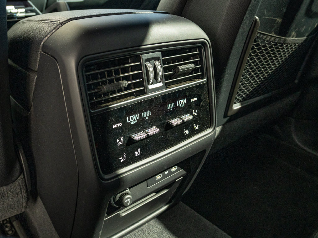 Certified 2026 Porsche Cayenne AWD/4WD image 16