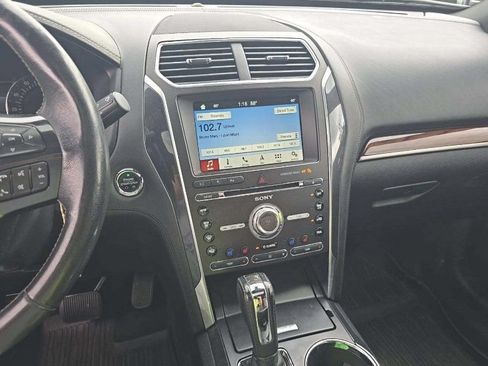 Used 2017 Ford Explorer Platinum AWD/4WD image 9
