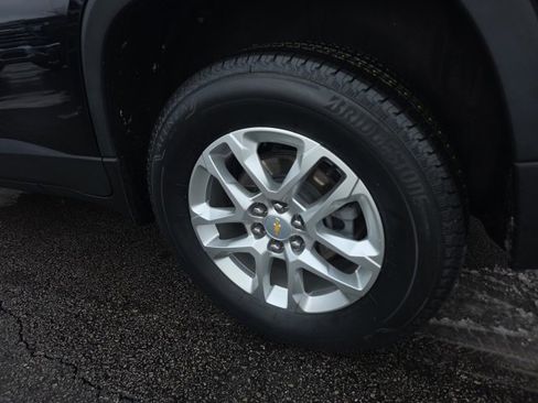 Used 2022 Chevrolet Traverse LS image 7