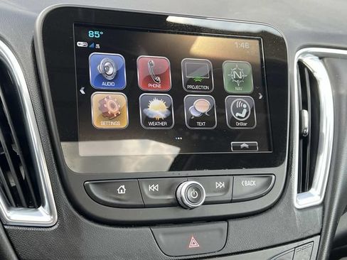 Used 2018 Chevrolet Malibu Premier w/ Premier Sun and Wheel Package FWD image 21