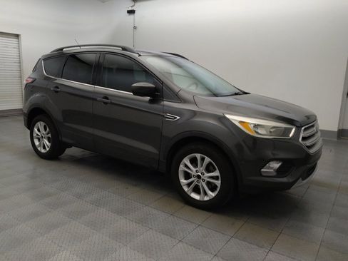 Used 2018 Ford Escape SE FWD image 11