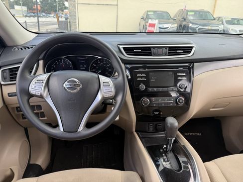Used 2016 Nissan Rogue S w/ Appearance Package FWD image 13