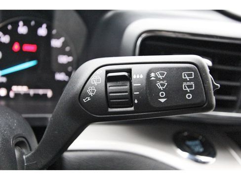 Used 2024 Ford Explorer XLT w/ Equipment Group 202A RWD image 17