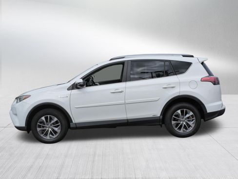 Certified 2018 Toyota RAV4 XLE AWD/4WD image 4