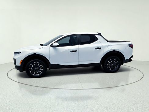 Used 2024 Hyundai Santa Cruz SE FWD image 3