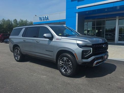 Used 2025 Chevrolet Suburban Z71 AWD/4WD image 1