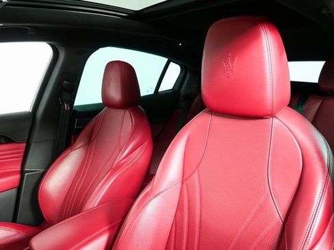 Used 2023 Maserati Grecale Modena image 3